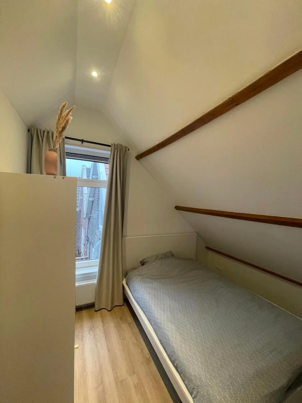 Foto van de Appartement gelegen aan de Lange Hilleweg in Rotterdam