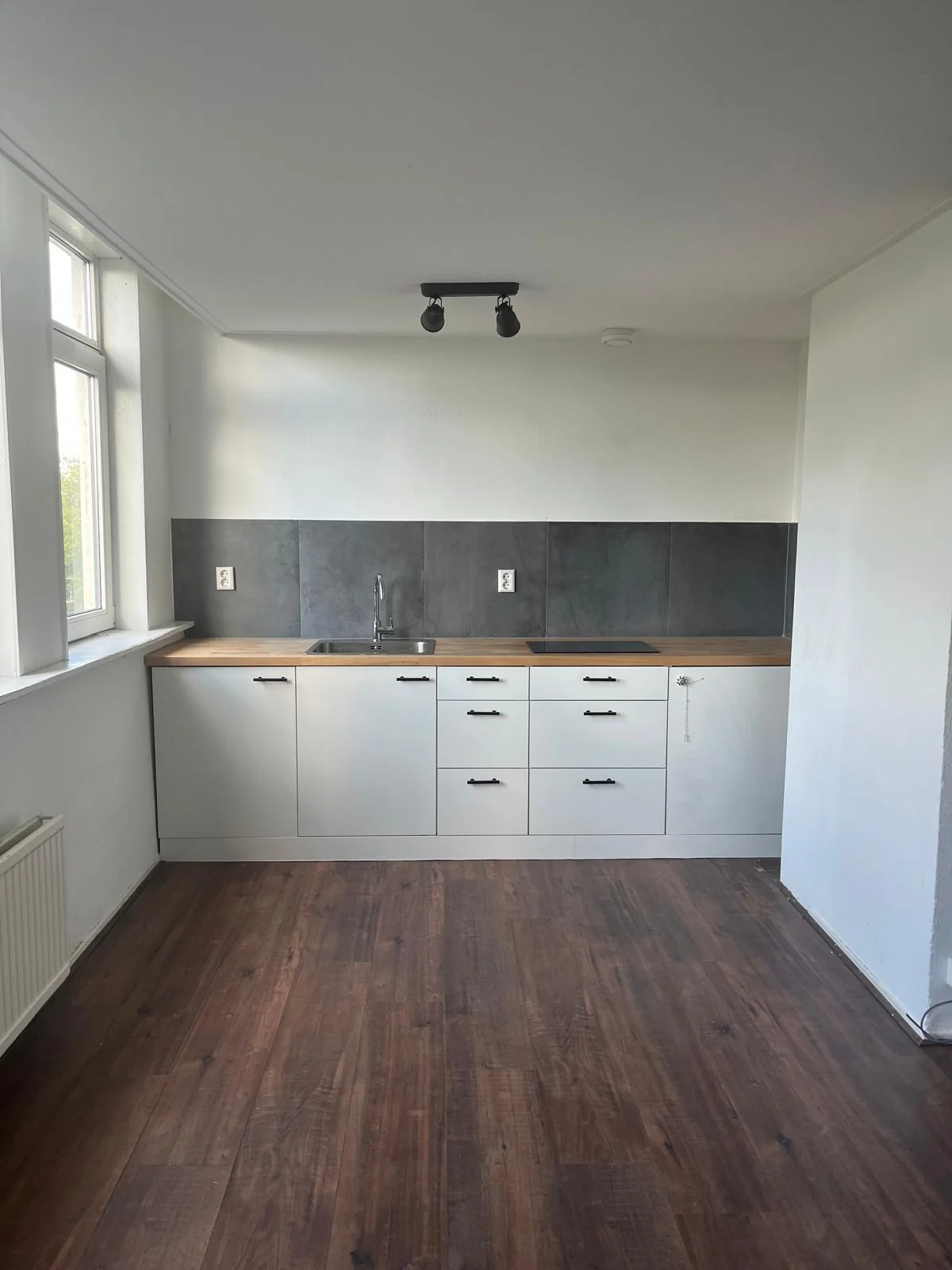 Foto van de Kamer gelegen aan de Mathenesserweg in Rotterdam