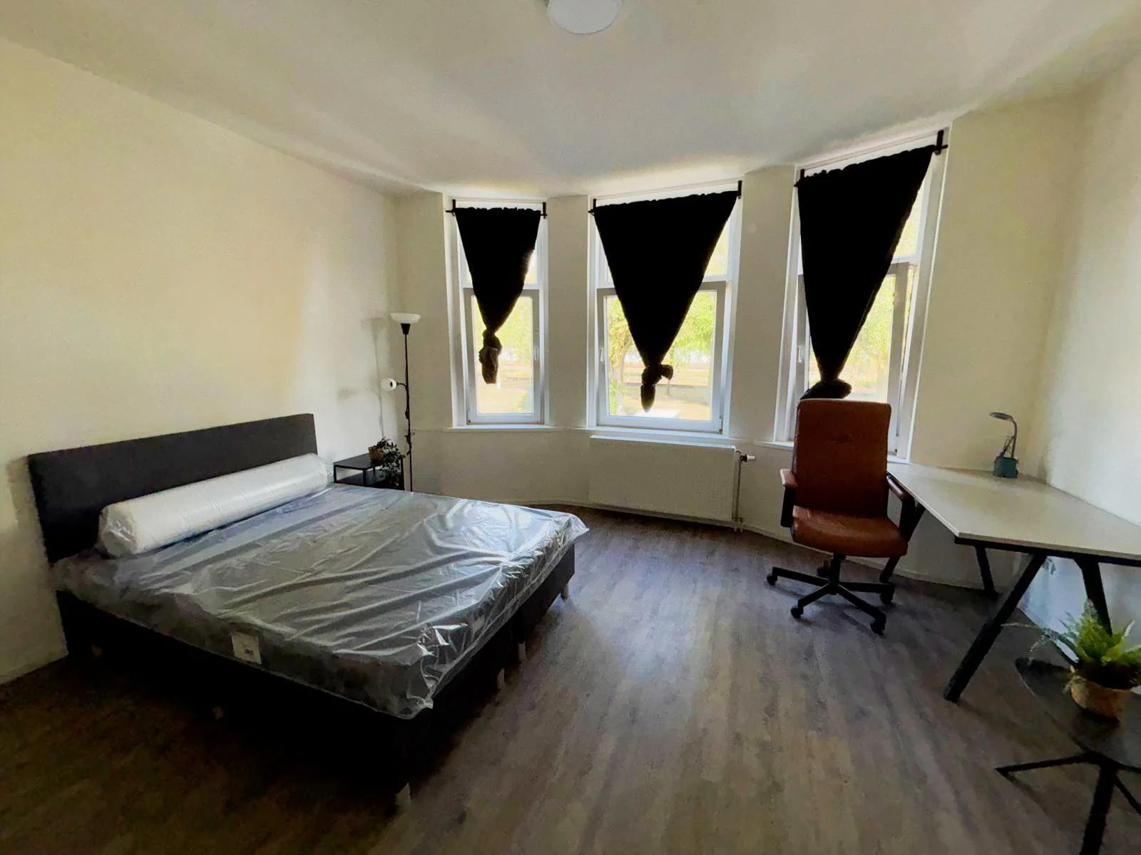 Foto van de Kamer gelegen aan de West-Varkenoordseweg in Rotterdam