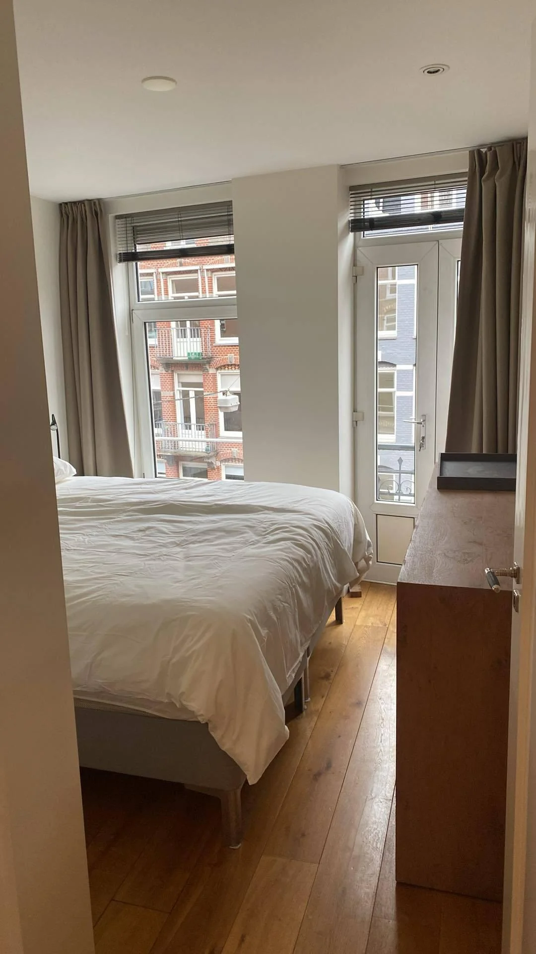 Foto van de Kamer gelegen aan de Tweede Van der Helststraat in Amsterdam