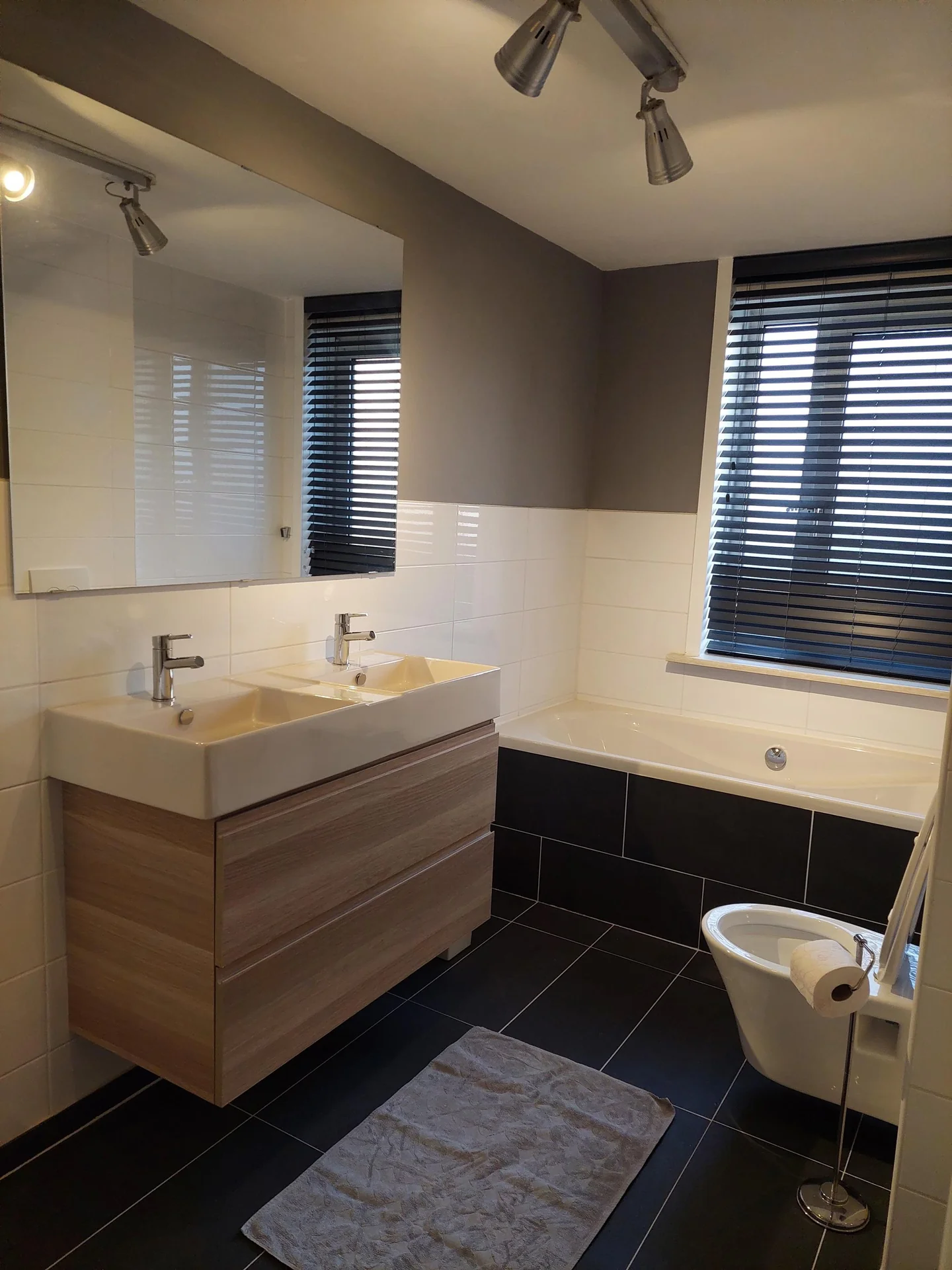 Foto van de Kamer gelegen aan de Cornelis Roobolstraat in Amsterdam