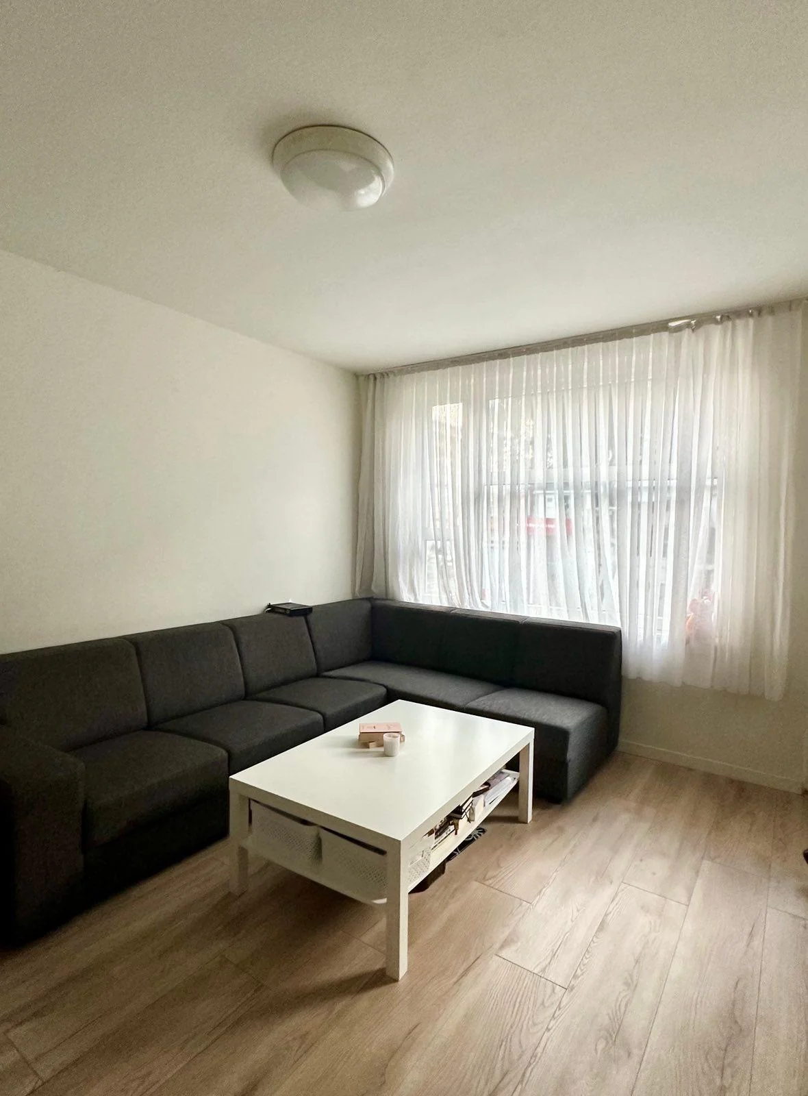 Foto van de Kamer gelegen aan de Trouringhstraat in Amsterdam