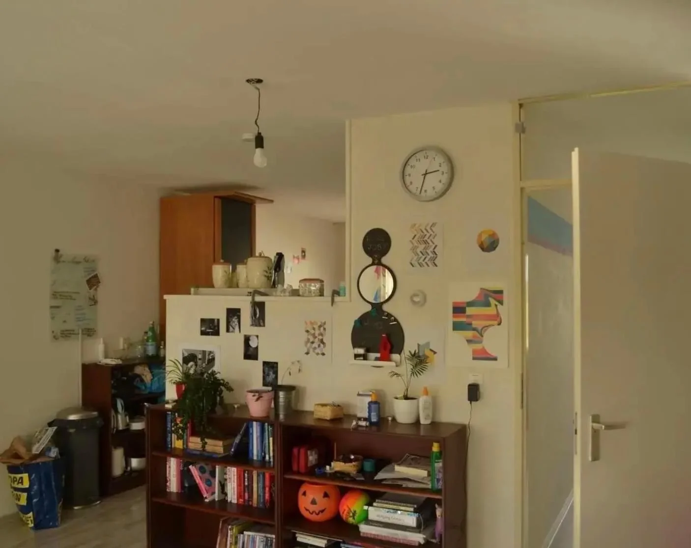 Foto van de Kamer gelegen aan de Aartsbisschop Romerostraat in Utrecht