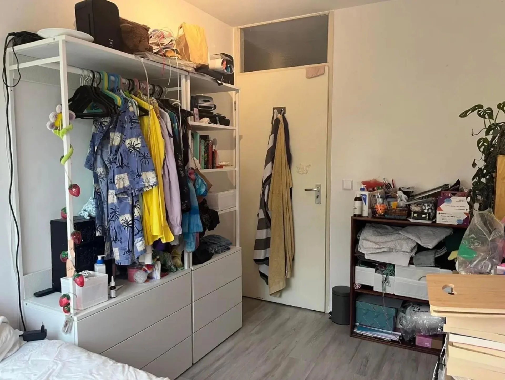 Foto van de Kamer gelegen aan de Aartsbisschop Romerostraat in Utrecht