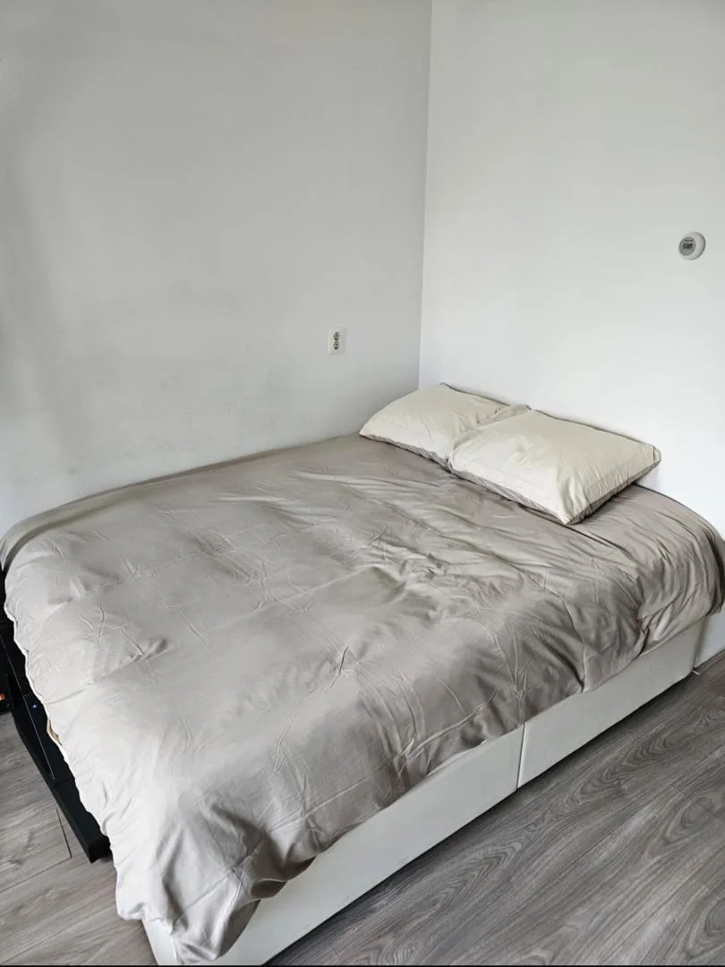 Foto van de Studio gelegen aan de Bezaanjachtplein in Amsterdam