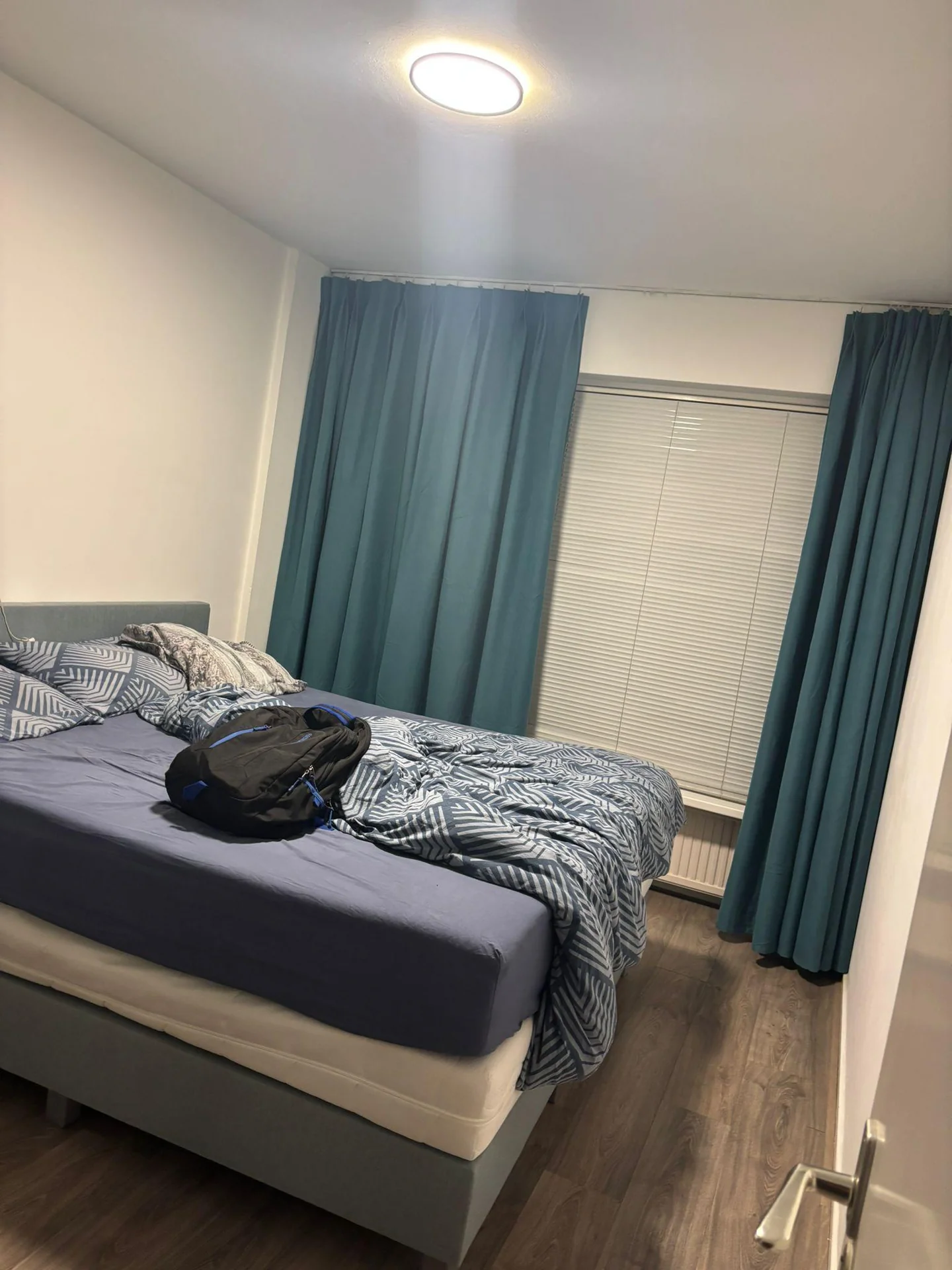 Foto van de Kamer gelegen aan de Burgemeester Hogguerstraat in Amsterdam