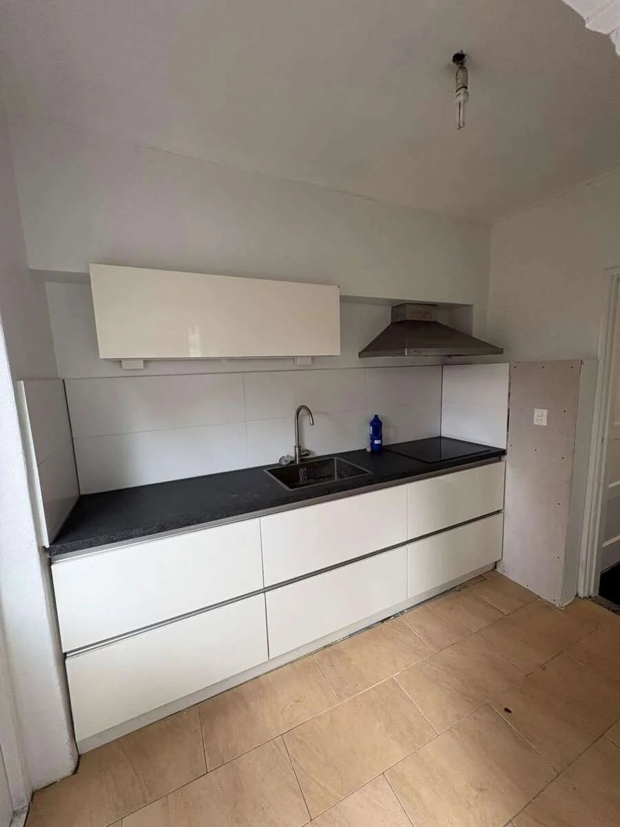 geblurde versie van de foto als achtergrond