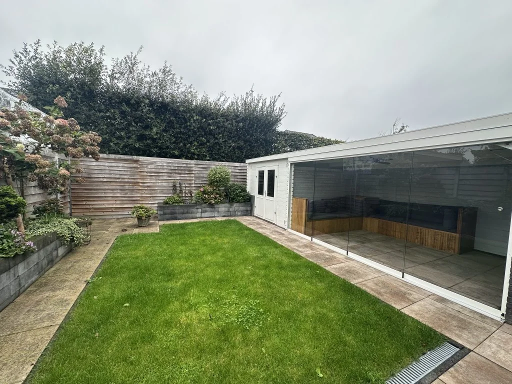 geblurde versie van de foto als achtergrond