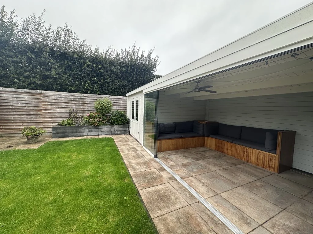 geblurde versie van de foto als achtergrond