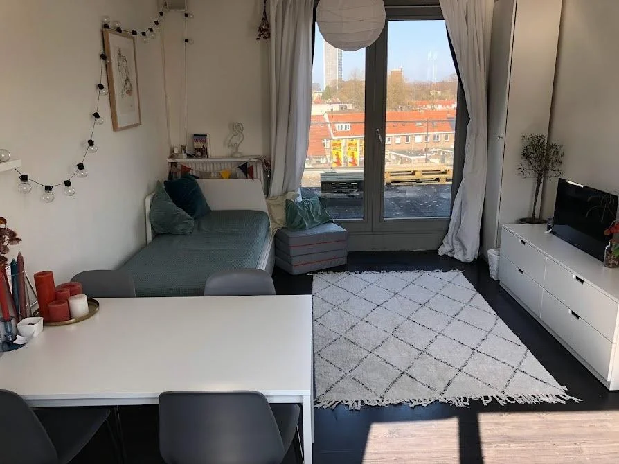 geblurde versie van de foto als achtergrond