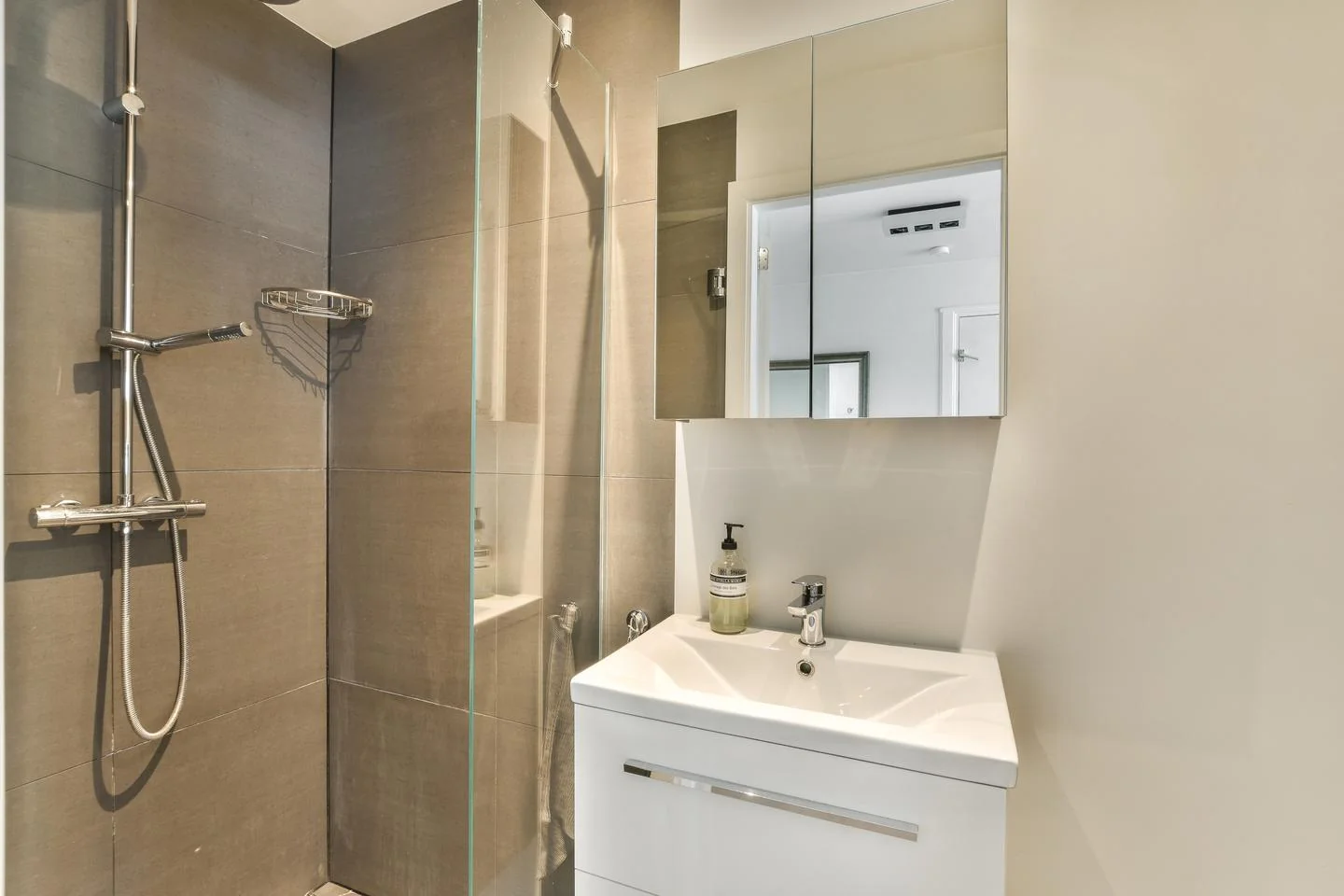 Foto van de Appartement gelegen aan de Hoofdweg in Amsterdam
