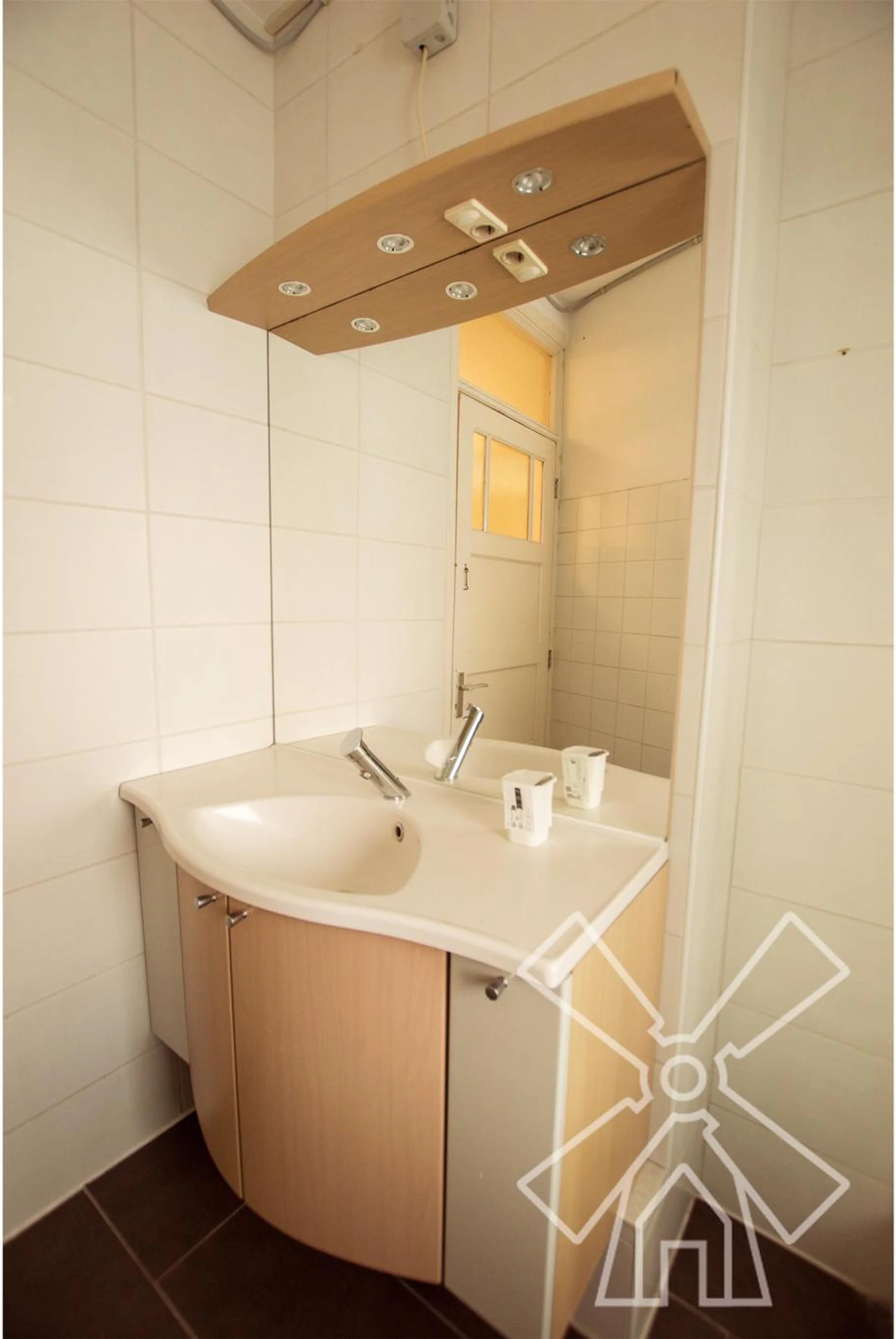 Foto van de Kamer gelegen aan de Van den Berghstraat in Den Haag