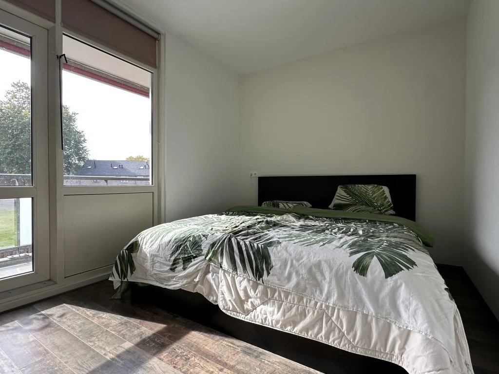 geblurde versie van de foto als achtergrond