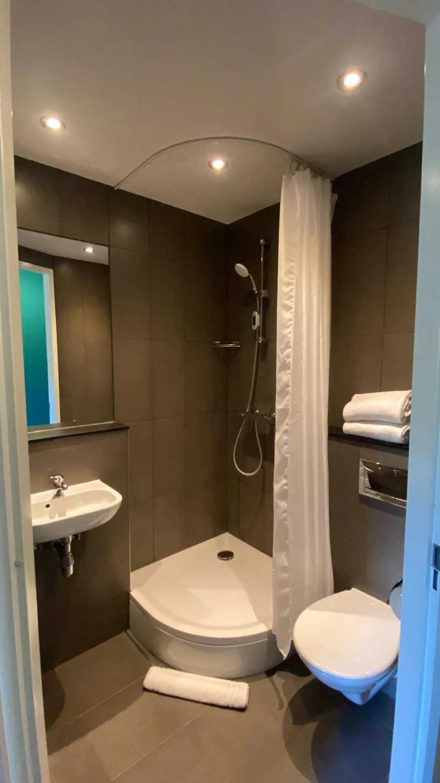 Foto van de Kamer gelegen aan de Van de Sande Bakhuijzenstraat in Amsterdam
