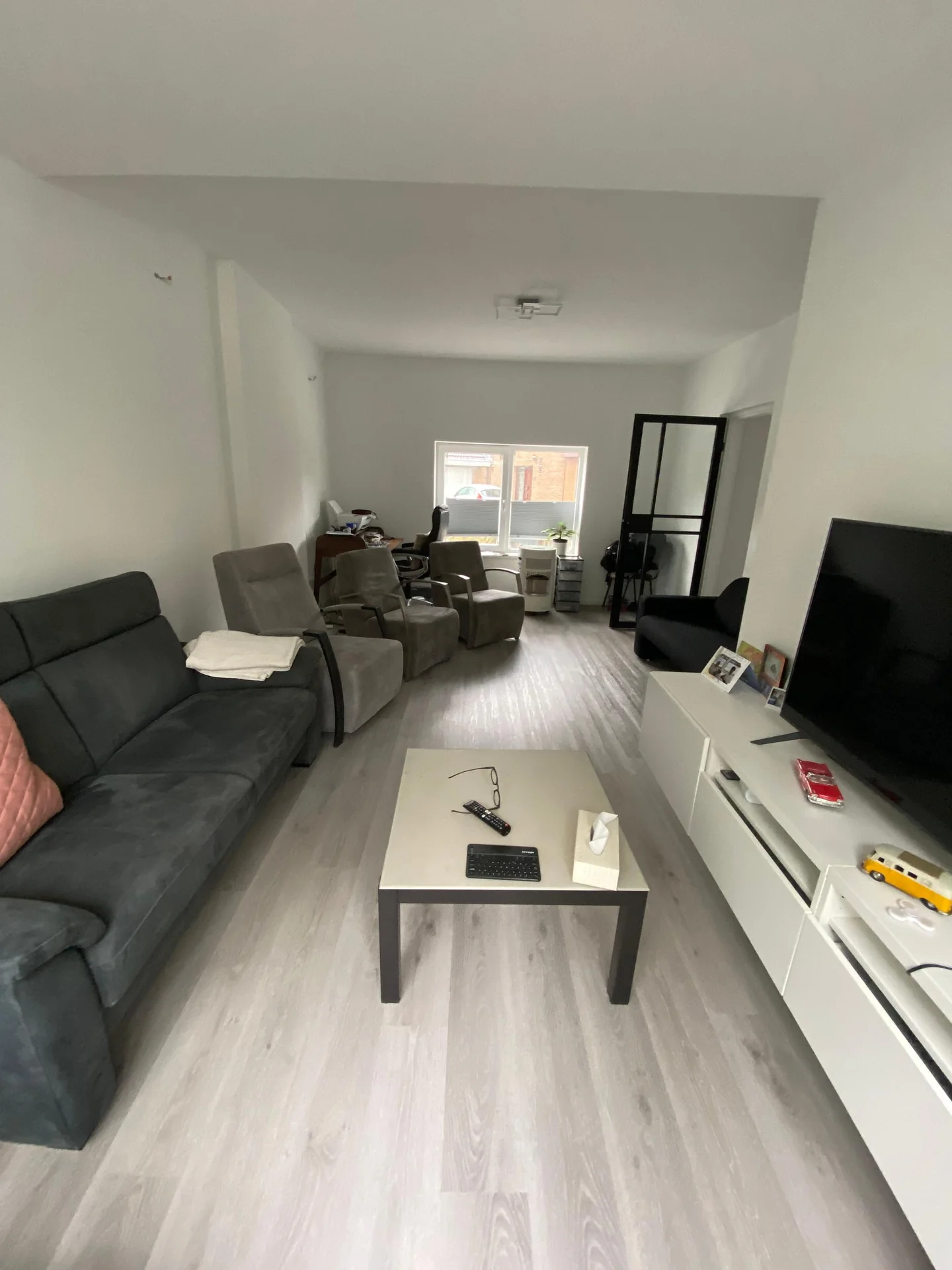 geblurde versie van de foto als achtergrond