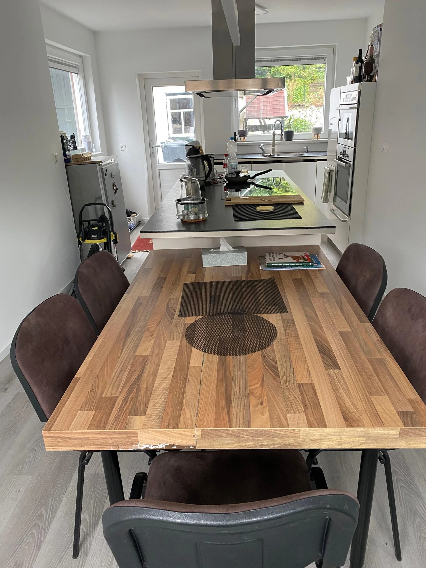 geblurde versie van de foto als achtergrond