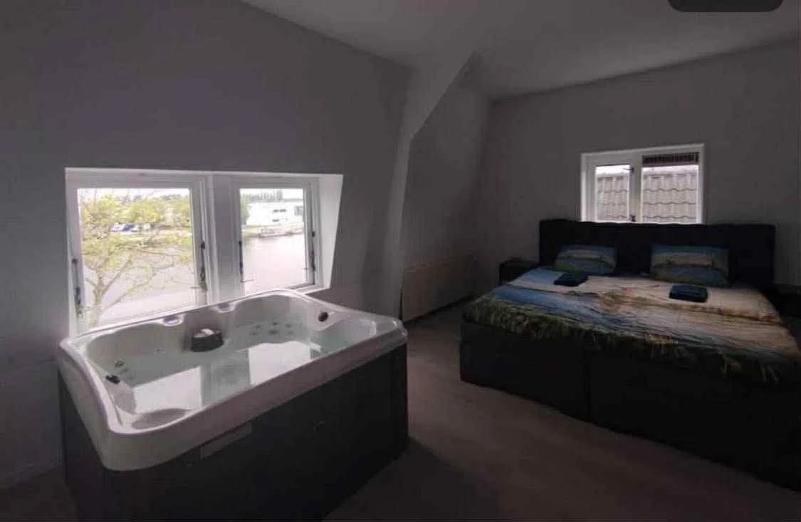 Foto van de Kamer gelegen aan de Zaanweg in Wormerveer