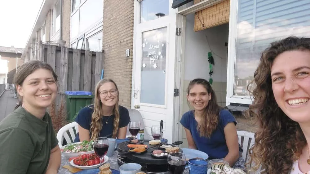 geblurde versie van de foto als achtergrond