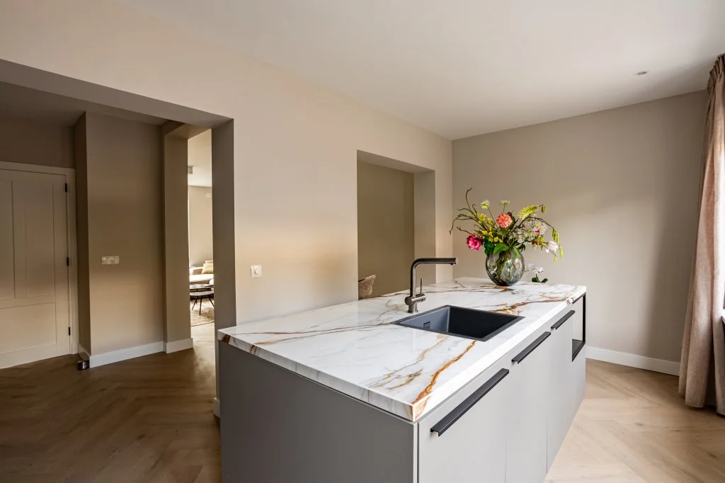 geblurde versie van de foto als achtergrond