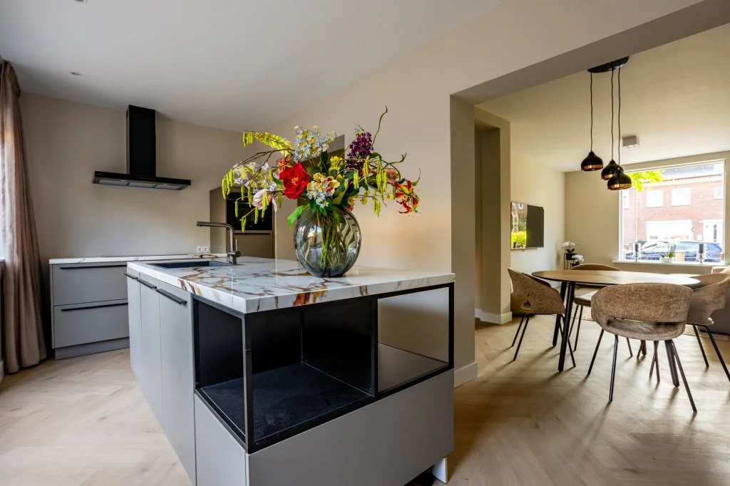 geblurde versie van de foto als achtergrond