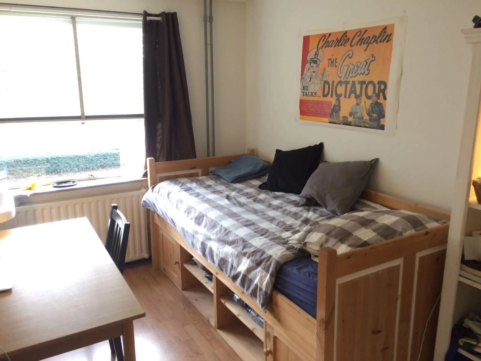 geblurde versie van de foto als achtergrond