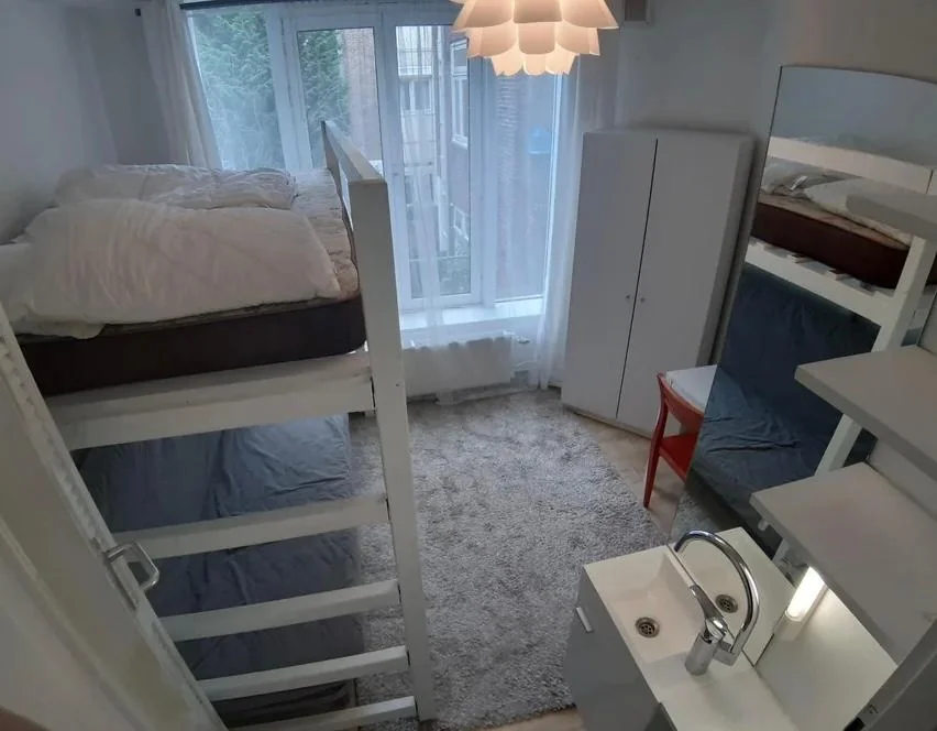 Foto van de Studio gelegen aan de Holendrechtstraat in Amsterdam