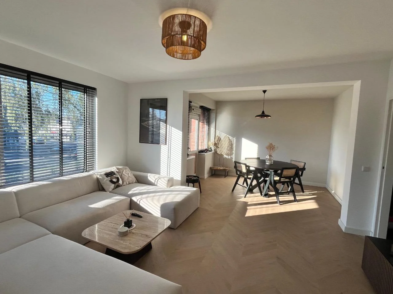 geblurde versie van de foto als achtergrond