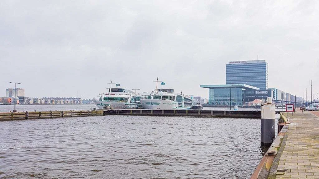 Foto van de Appartement gelegen aan de De Ruijterkade in Amsterdam