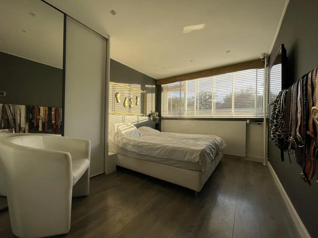 geblurde versie van de foto als achtergrond