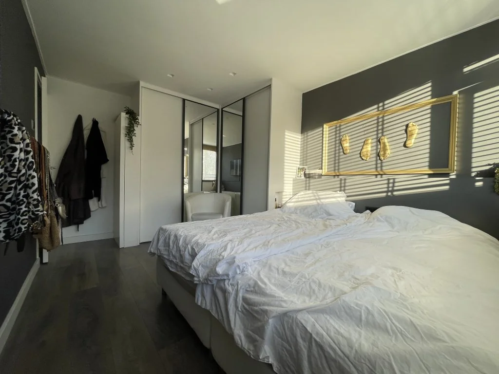 geblurde versie van de foto als achtergrond