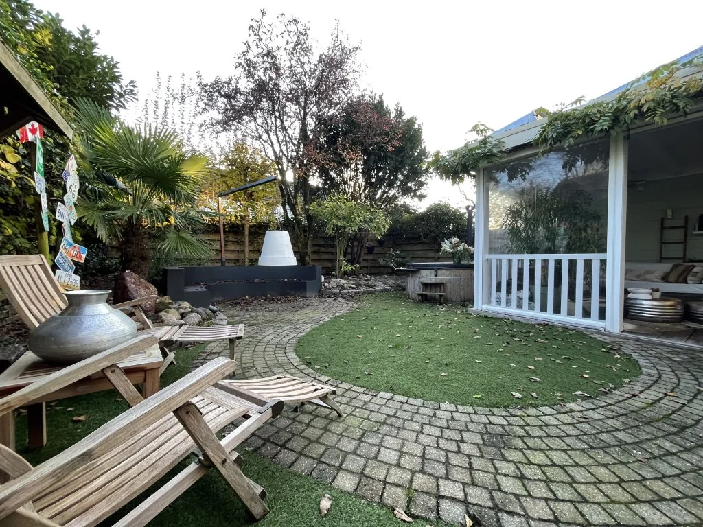 geblurde versie van de foto als achtergrond