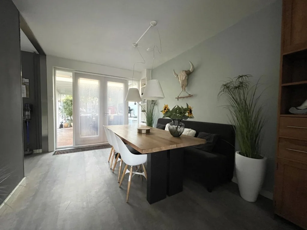 geblurde versie van de foto als achtergrond