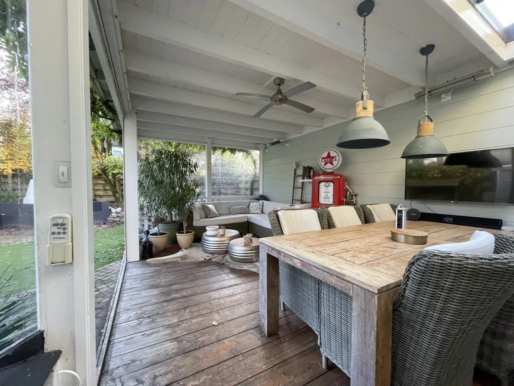 geblurde versie van de foto als achtergrond