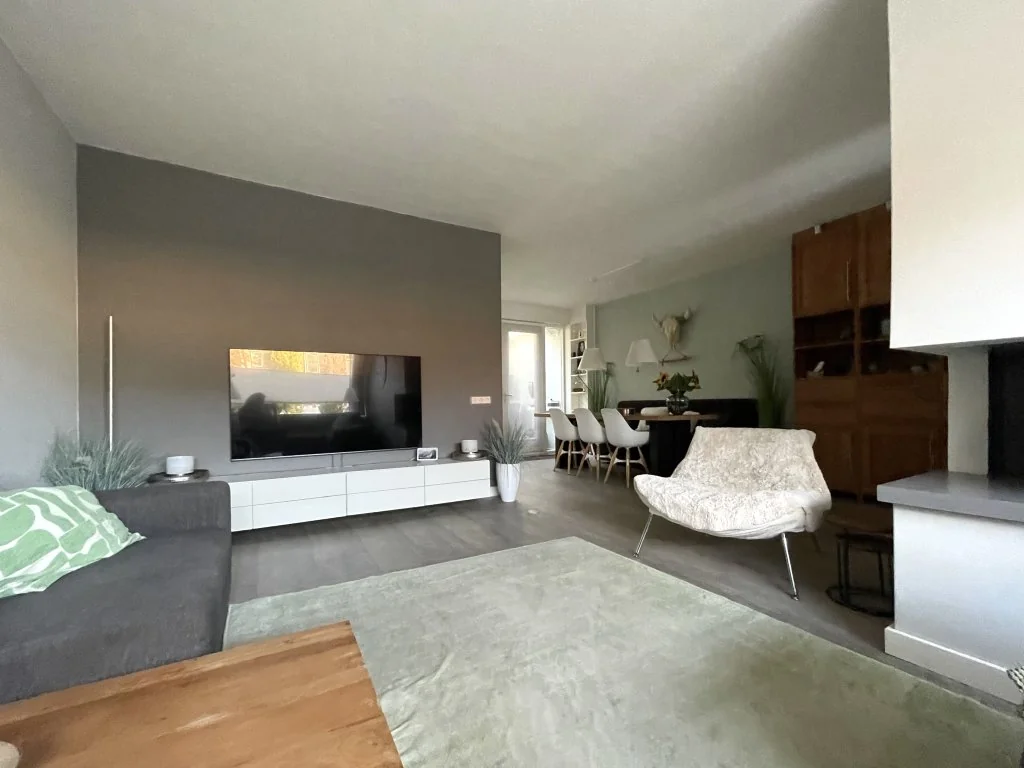 geblurde versie van de foto als achtergrond