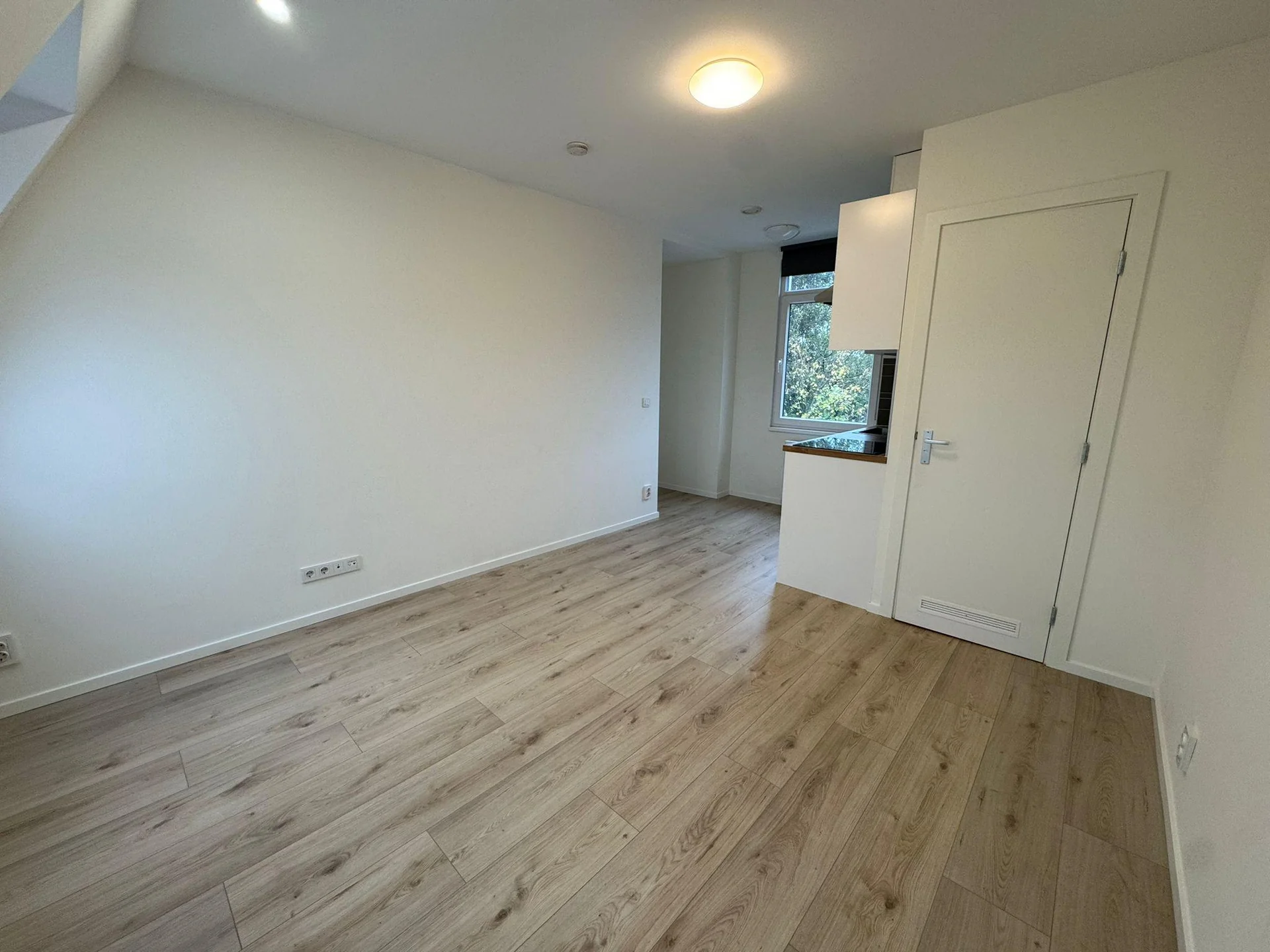 Foto van de Kamer gelegen aan de Zaanstraat in Den Haag