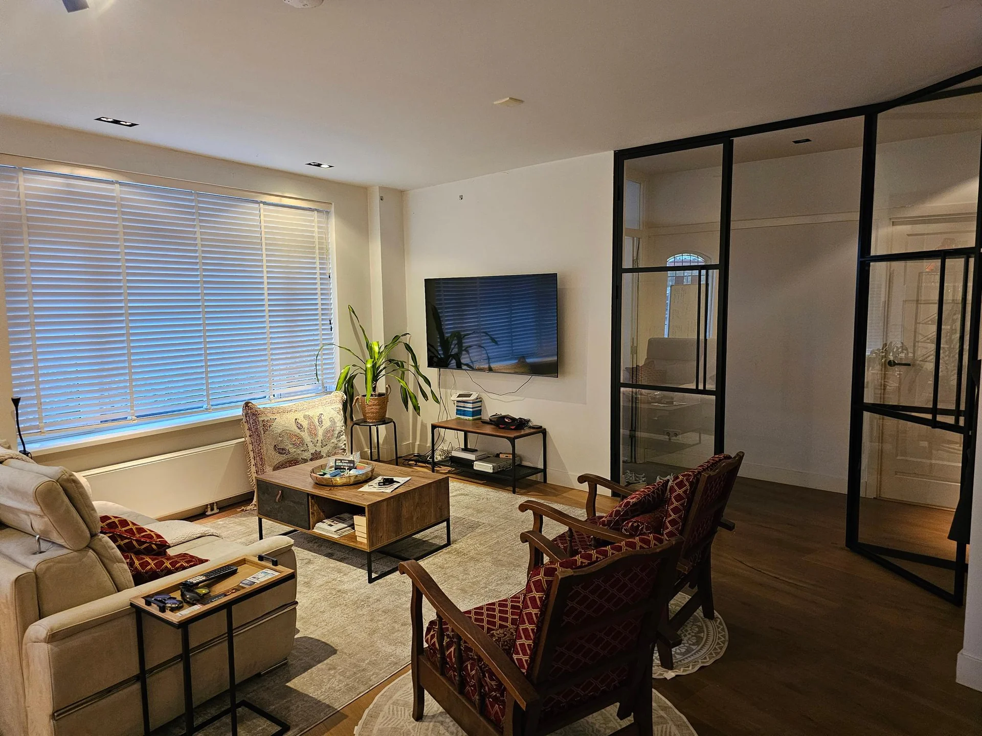 geblurde versie van de foto als achtergrond