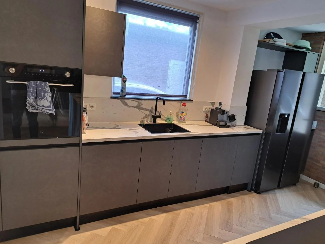 geblurde versie van de foto als achtergrond