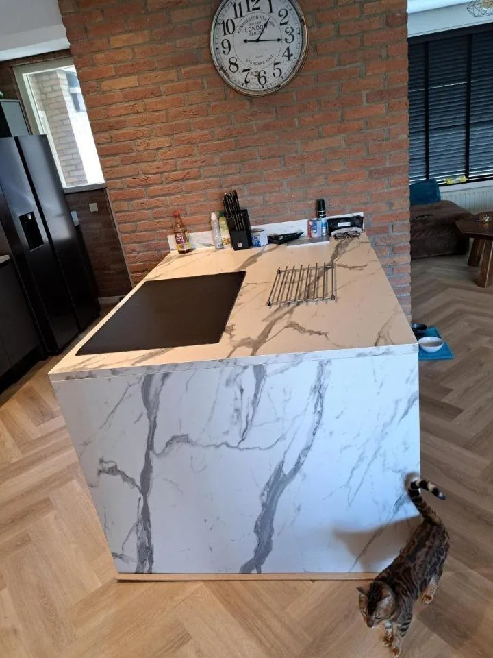 geblurde versie van de foto als achtergrond