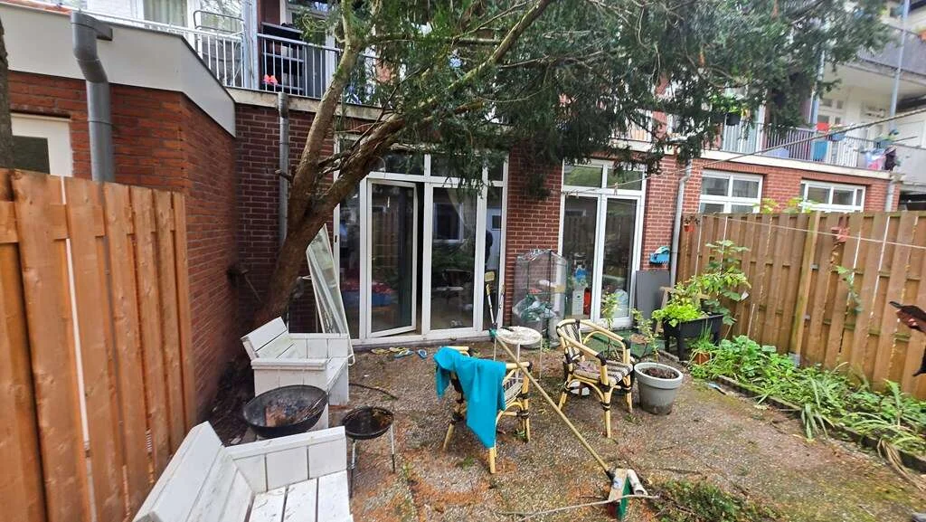 geblurde versie van de foto als achtergrond