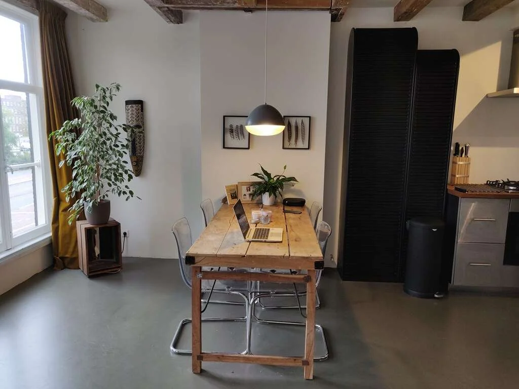 geblurde versie van de foto als achtergrond