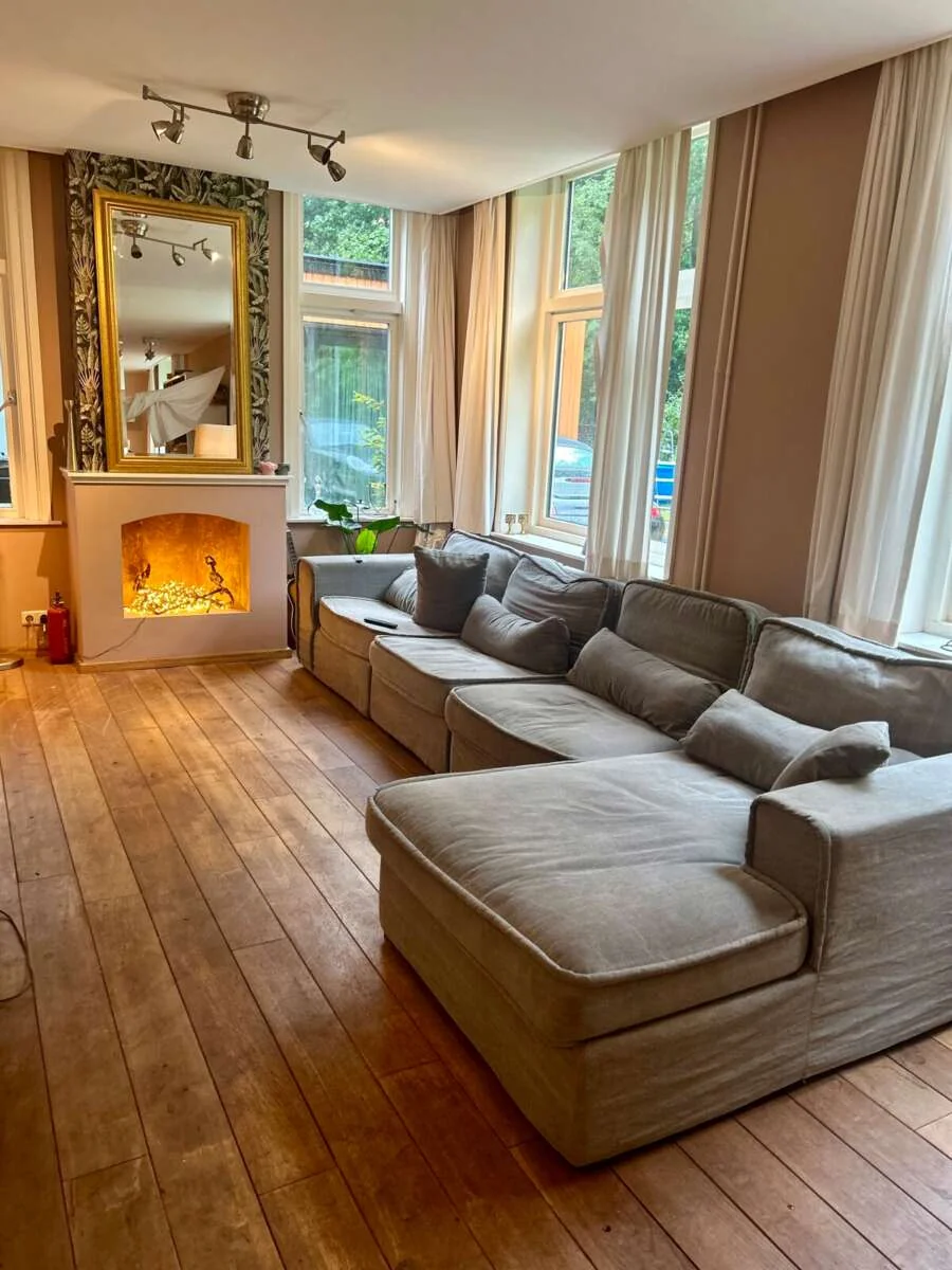 geblurde versie van de foto als achtergrond