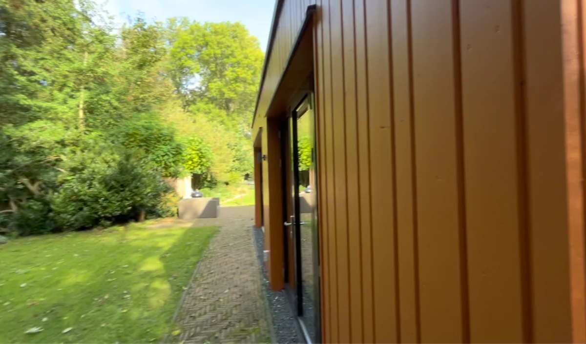 geblurde versie van de foto als achtergrond