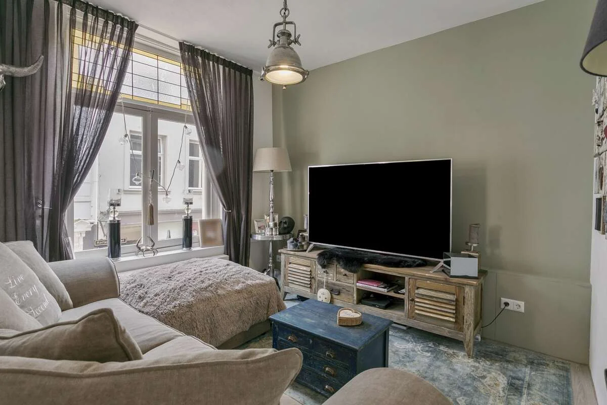 geblurde versie van de foto als achtergrond