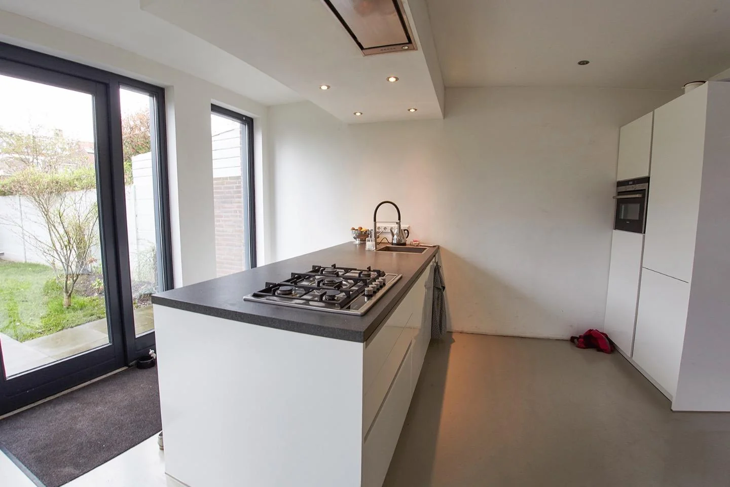 geblurde versie van de foto als achtergrond