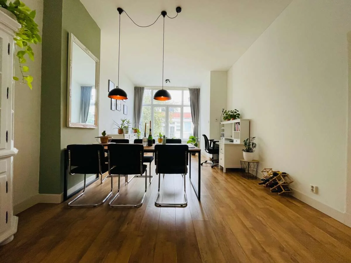 geblurde versie van de foto als achtergrond