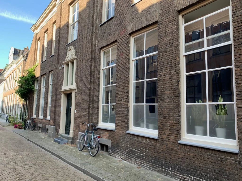 geblurde versie van de foto als achtergrond