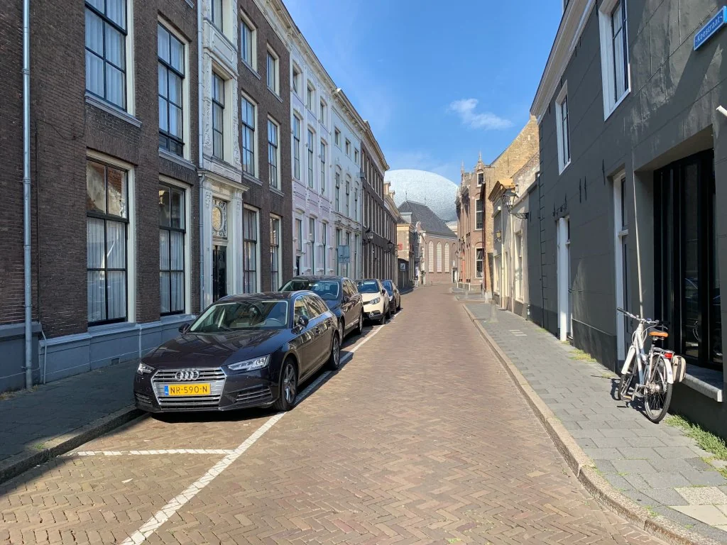 geblurde versie van de foto als achtergrond