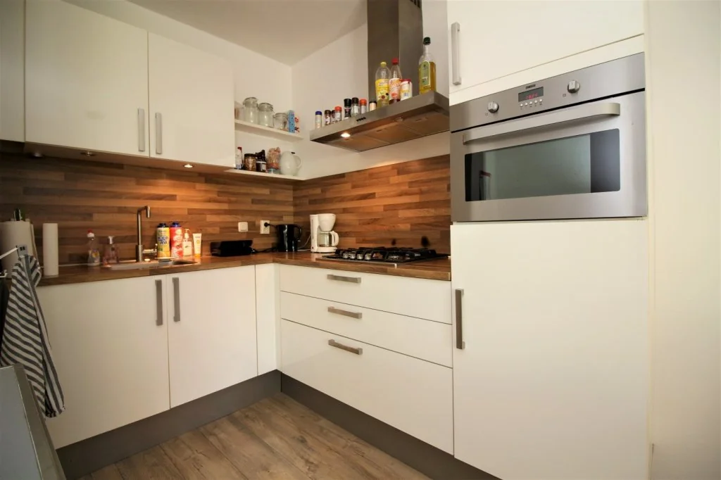 geblurde versie van de foto als achtergrond