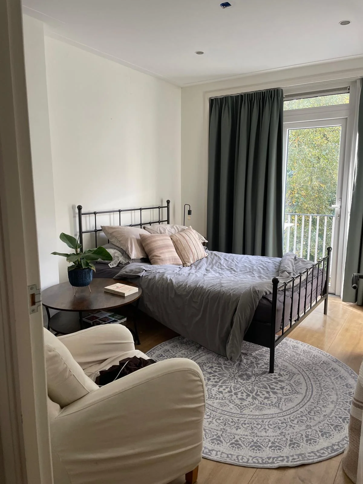 geblurde versie van de foto als achtergrond