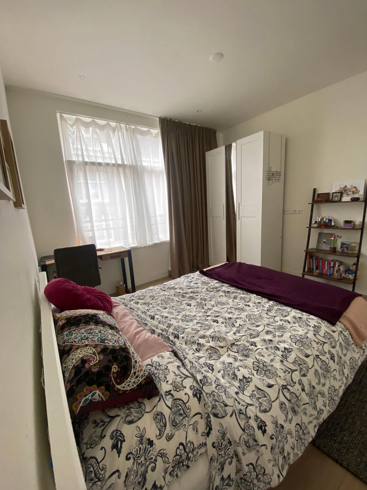 geblurde versie van de foto als achtergrond